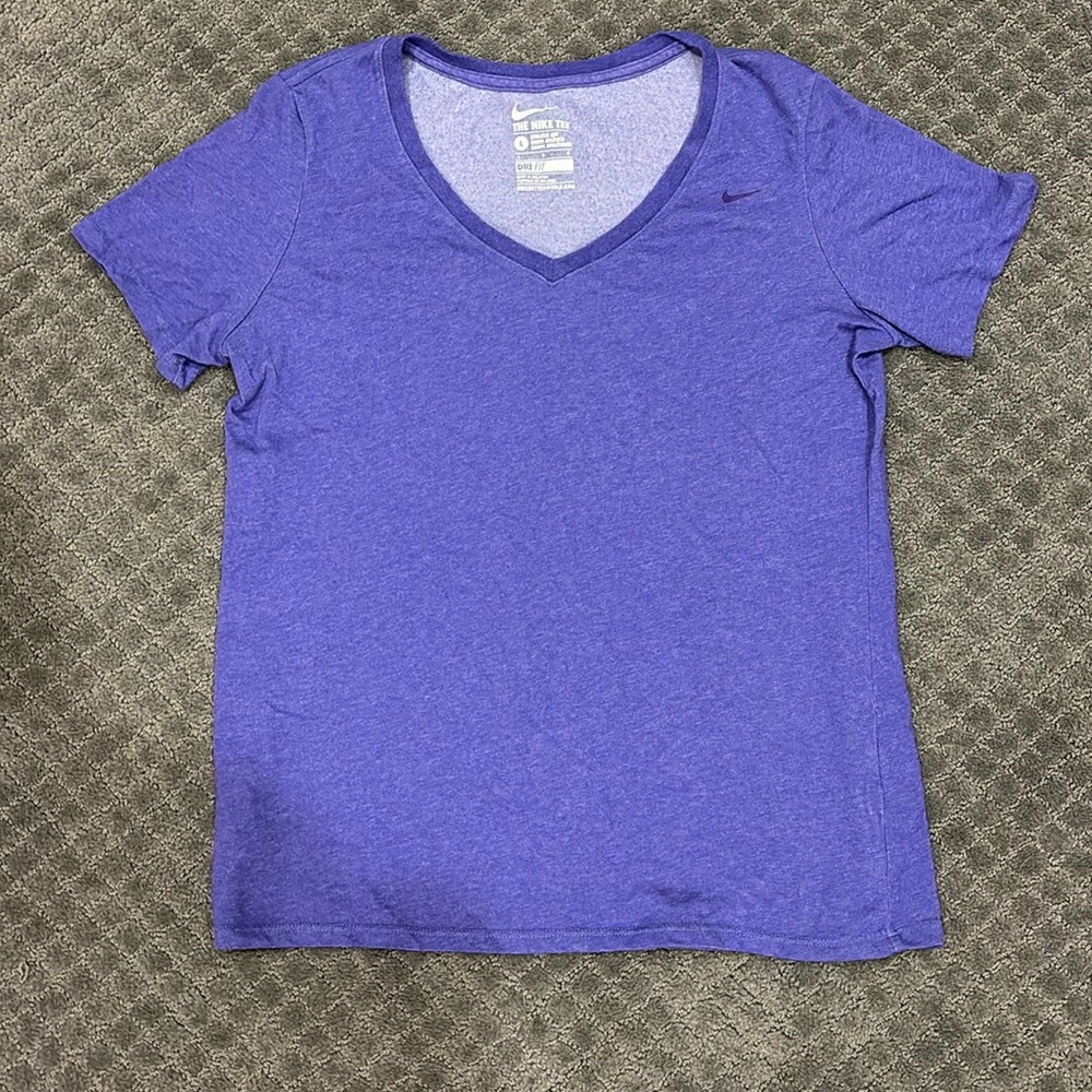 purple nike v neck tee shirt size large